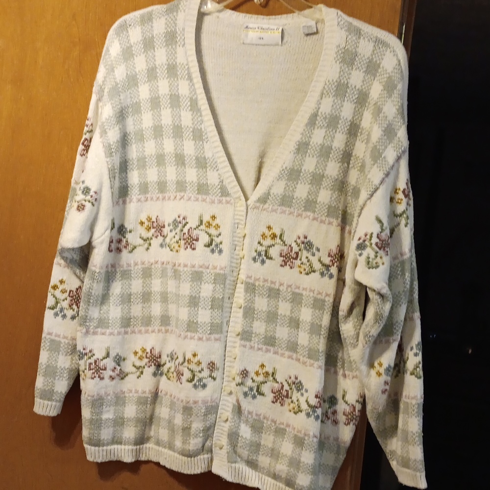 Marisa Christina II cardigan 1X in sage / cream with floral embroidery